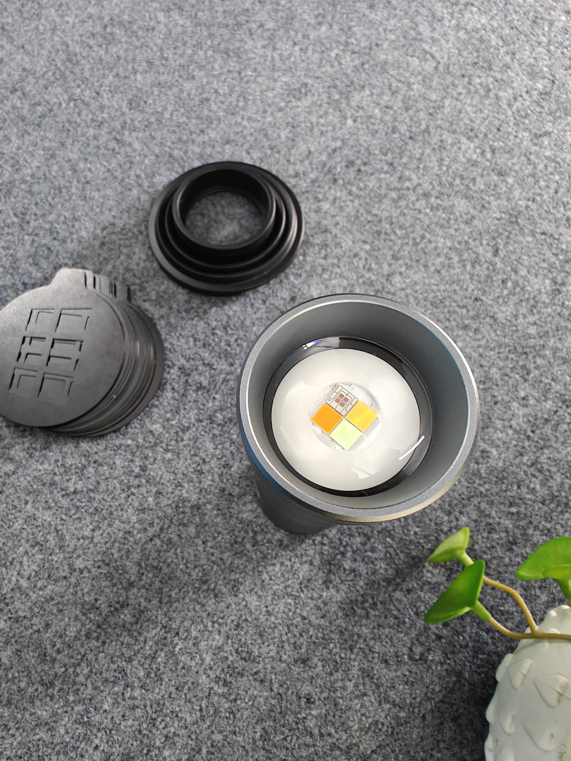 Smallrig RF 10C Portable Zoom LED Video Light - Image 3