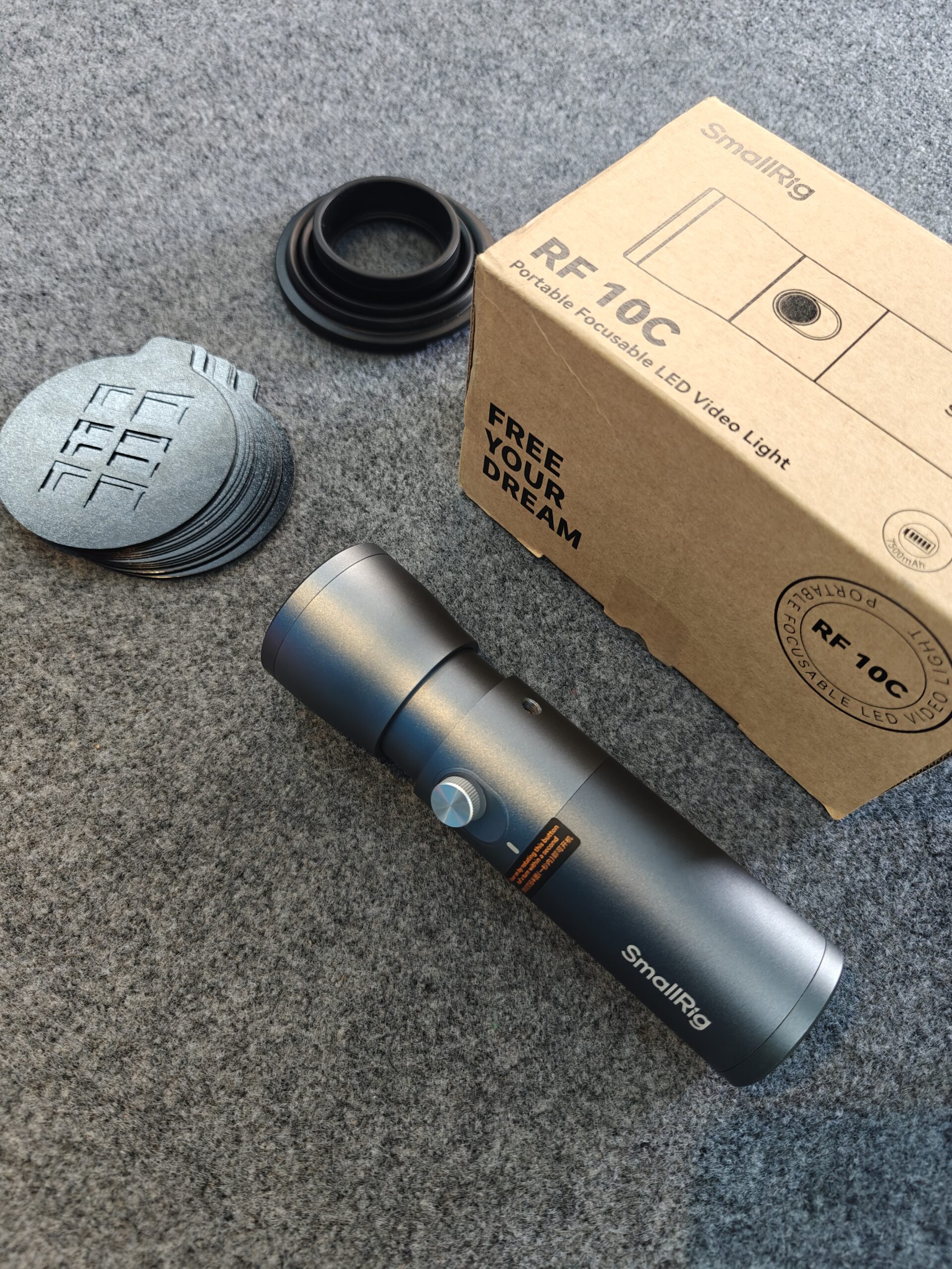 Smallrig RF 10C Portable Zoom LED Video Light - Image 4