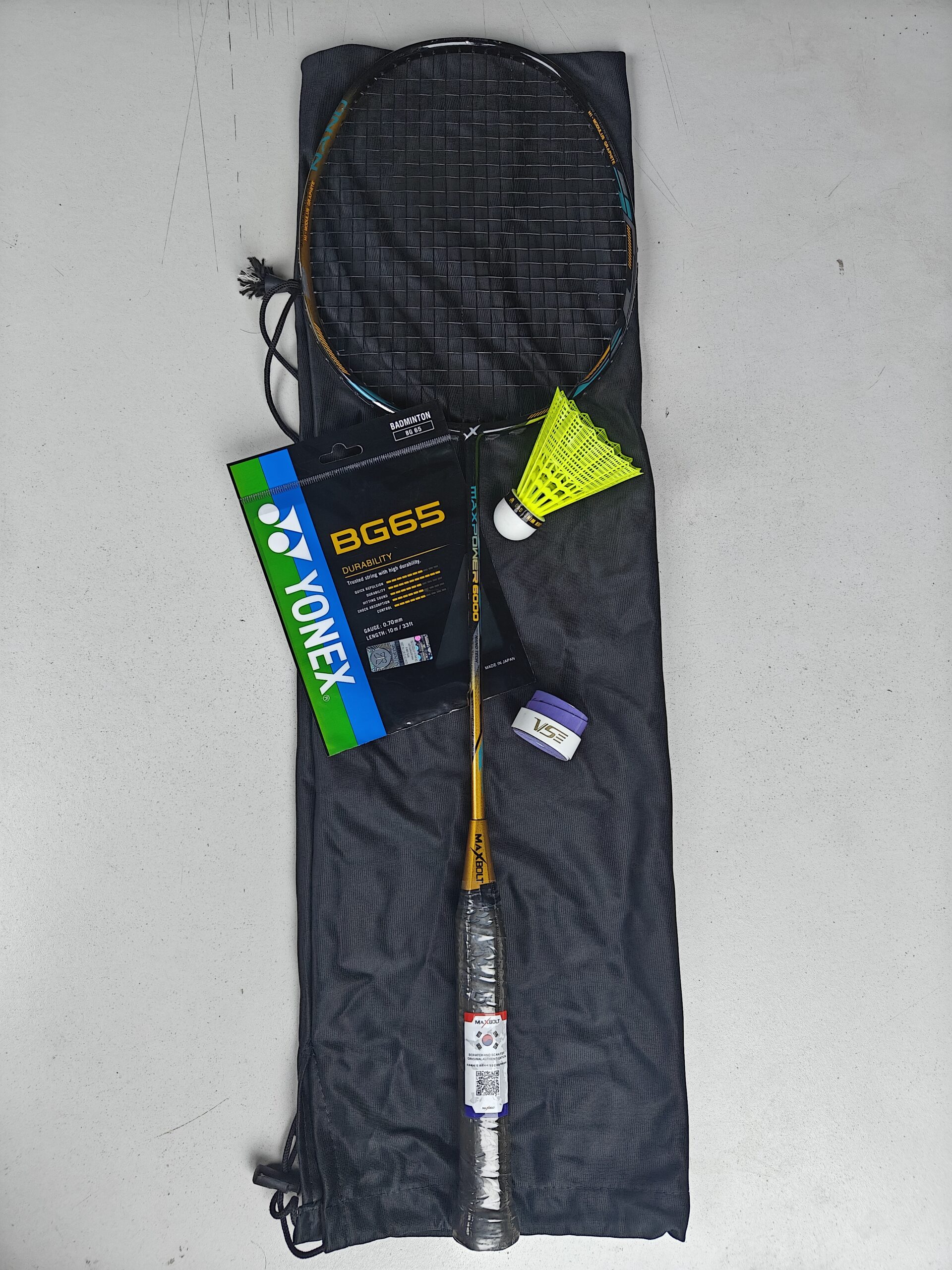 MaxBolt Badminton Racket ফুল কমপ্লিট + গ্রিপ, ফেদার ফ্রী